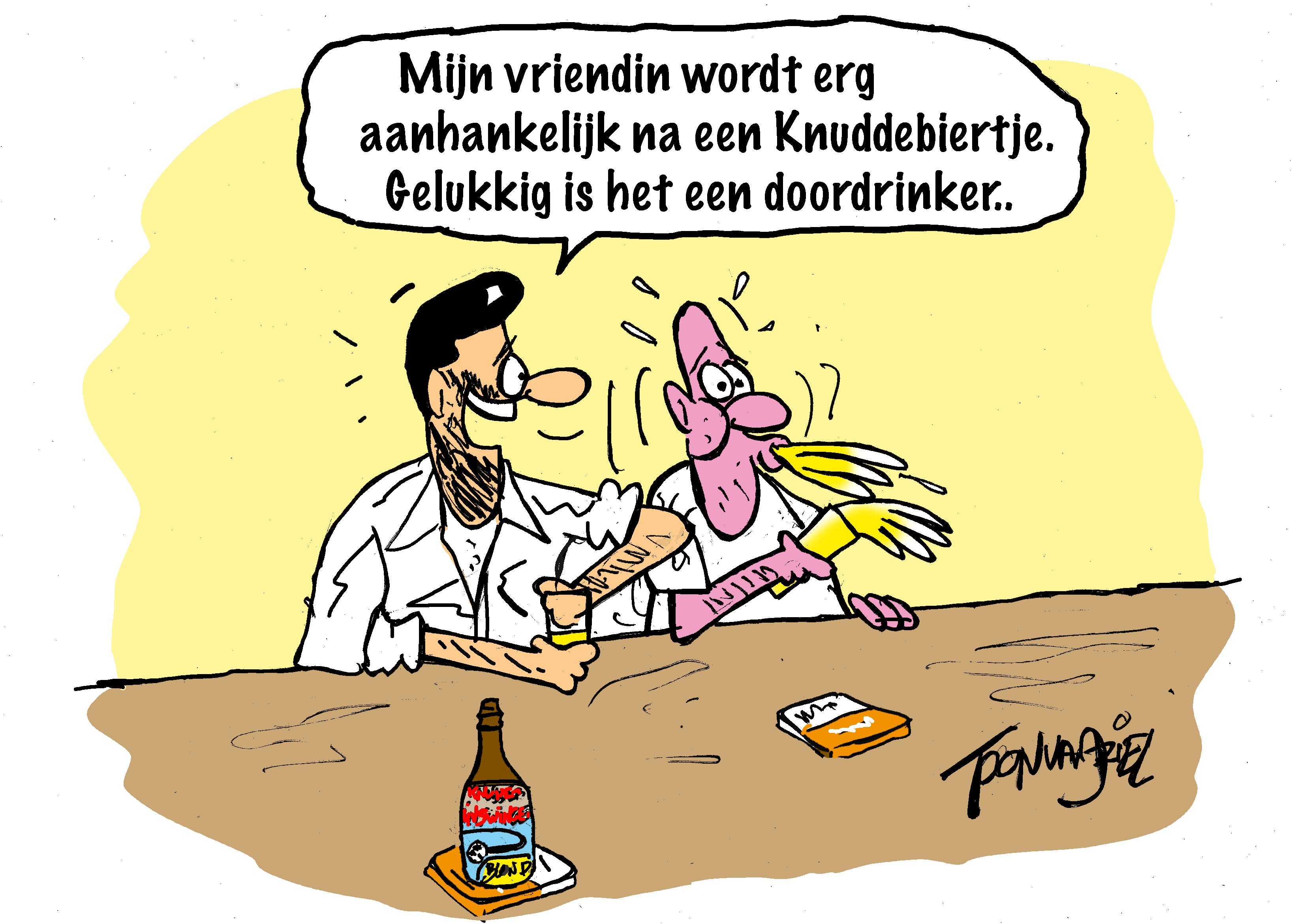 F.C. Knudde-strip van Toon van Driel: een man vertelt aan de bar dat zijn vriendin na een Knuddebiertje erg aanhankelijk wordt.